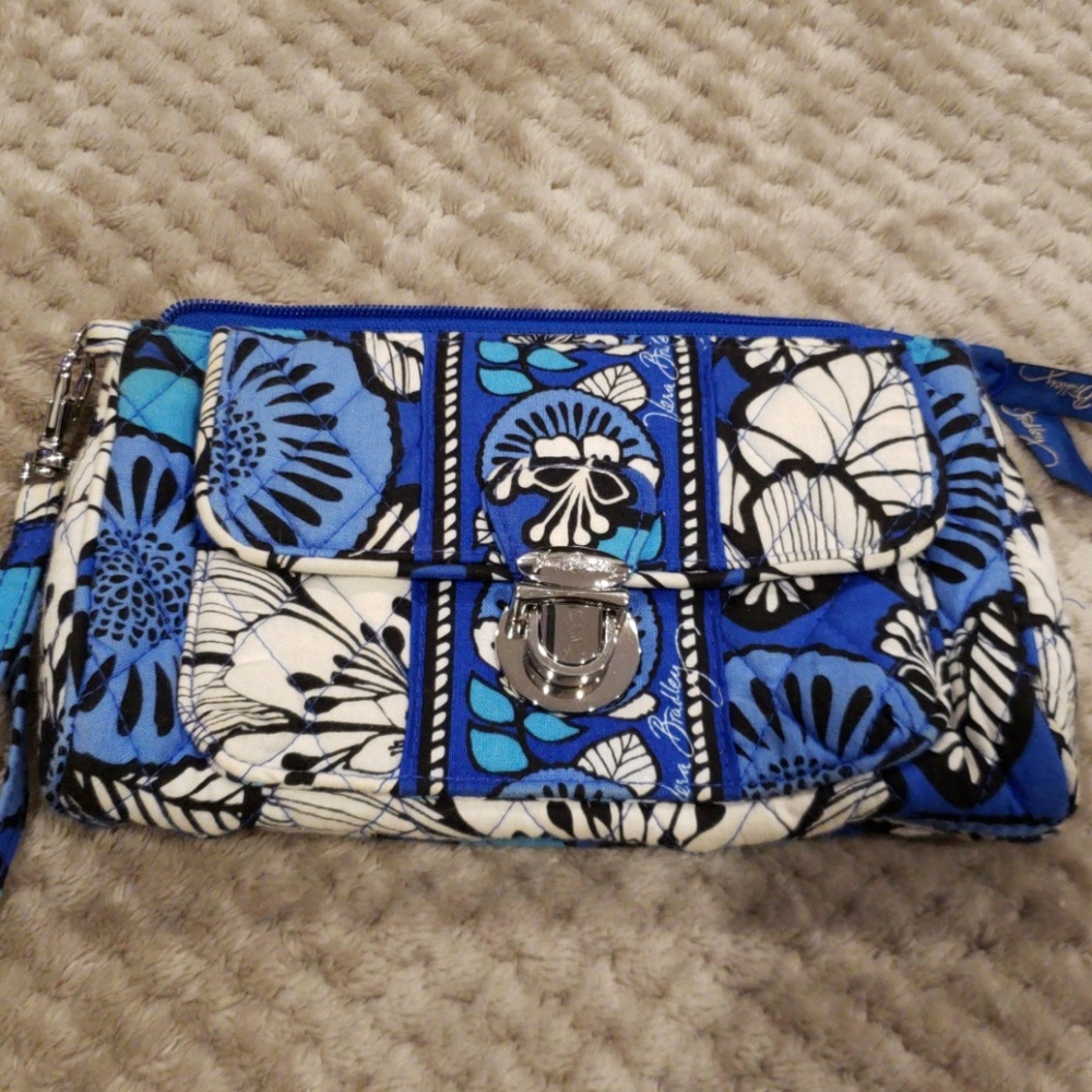 Blue Vera Bradley wristlet